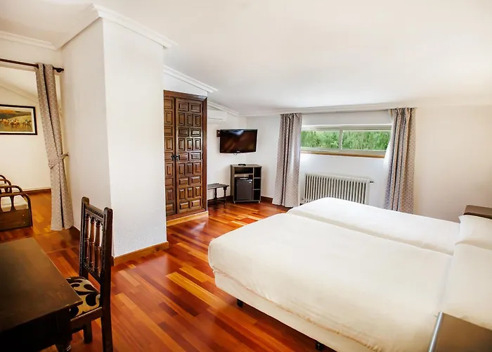 Hotel Conde Rodrigo II By Eme Hoteles